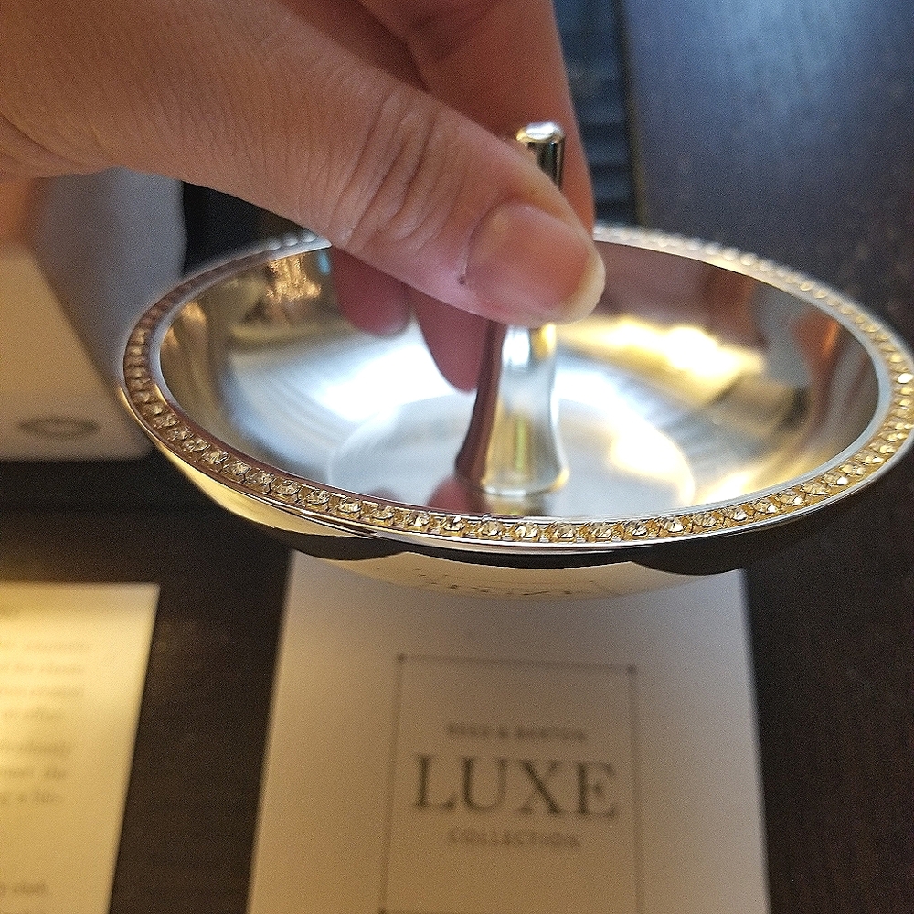 NEW Ring Holder - Picture 3 of 3